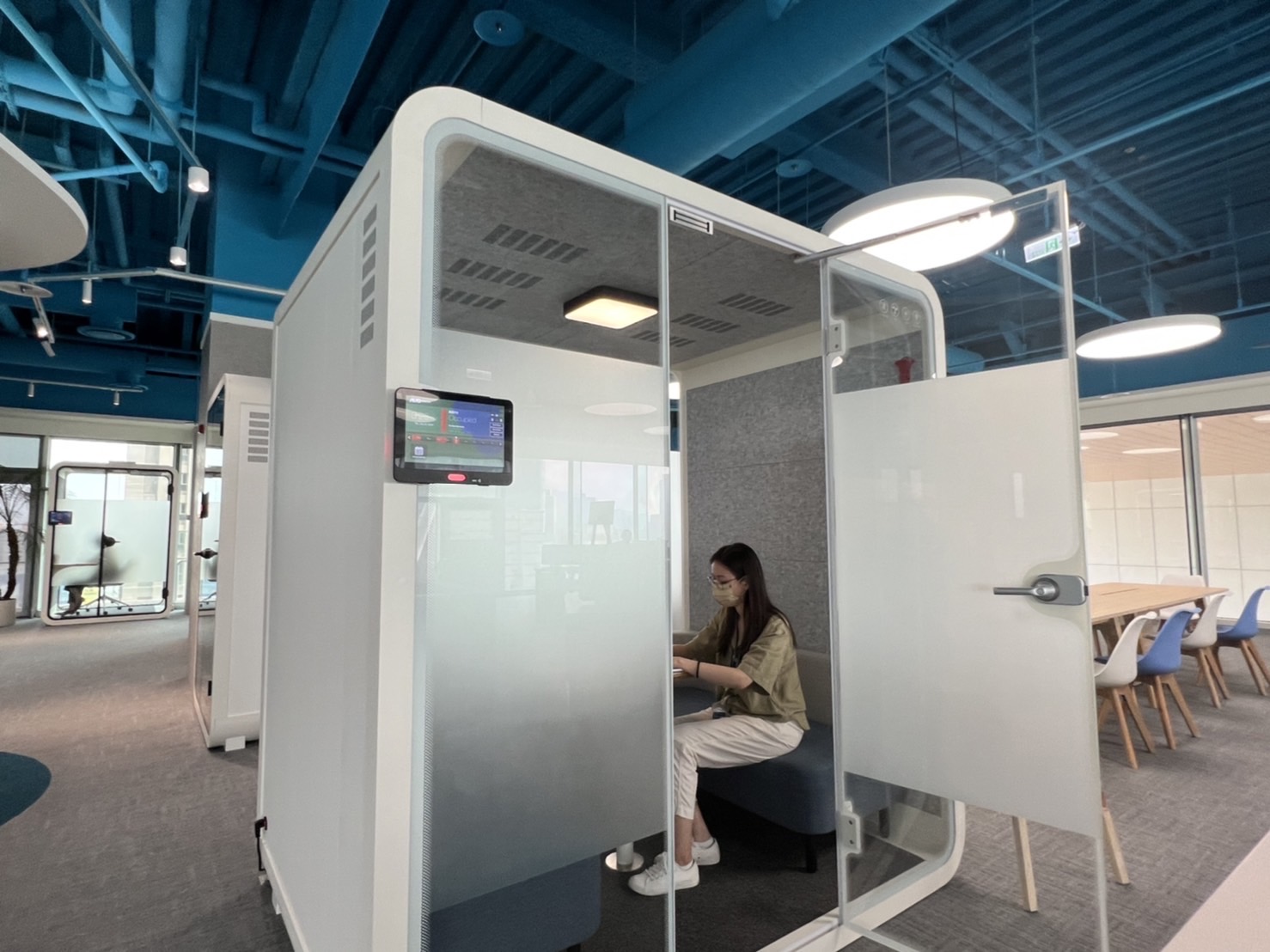 人生就是搏高雄據點的智慧行動辦公艙，展現人生就是搏在面板以外的研發應用軟實力